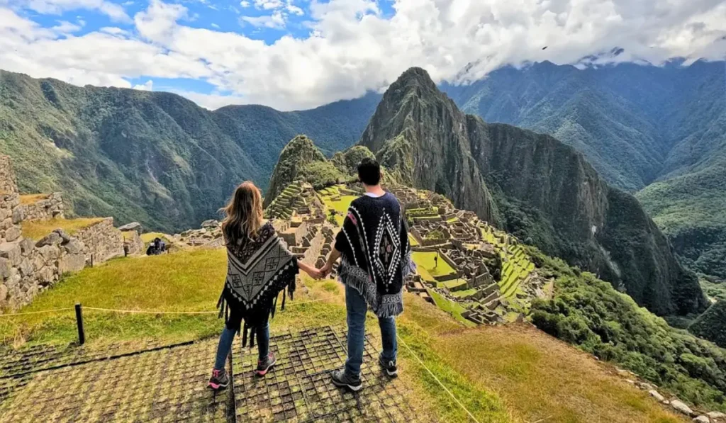 Sacred Valley, Machu Picchu & Manu Package – 6 Days